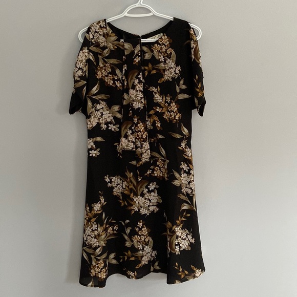 Dex dress - Picture 1 of 4